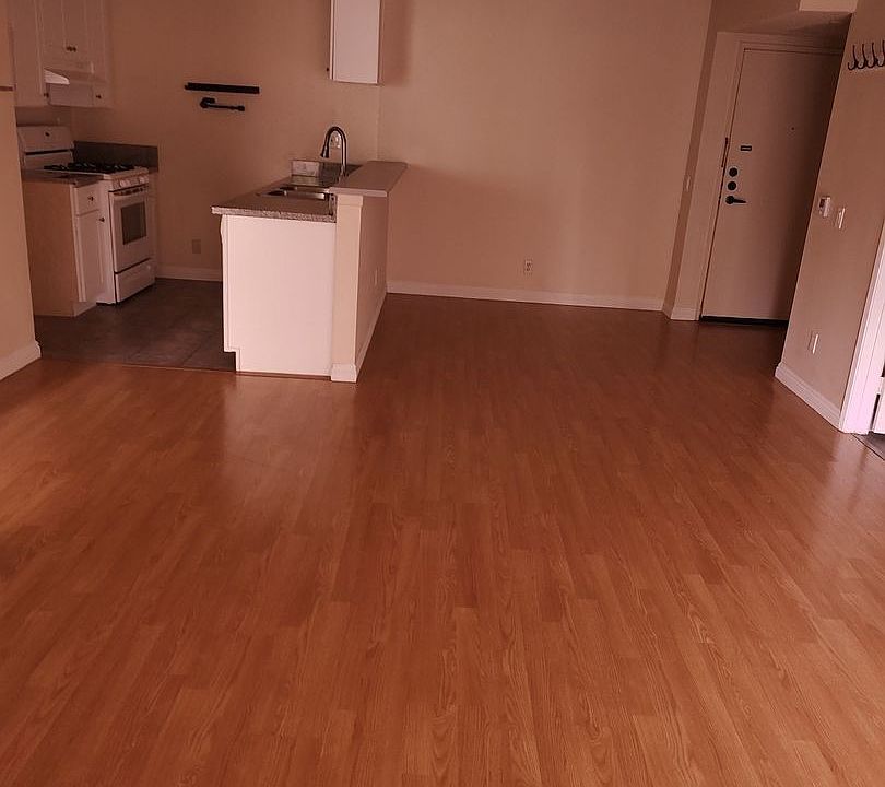 1st image of 1701 Talmadge St #205