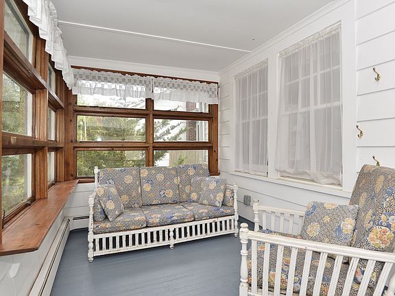 3rd image of 182 Fairview Ave