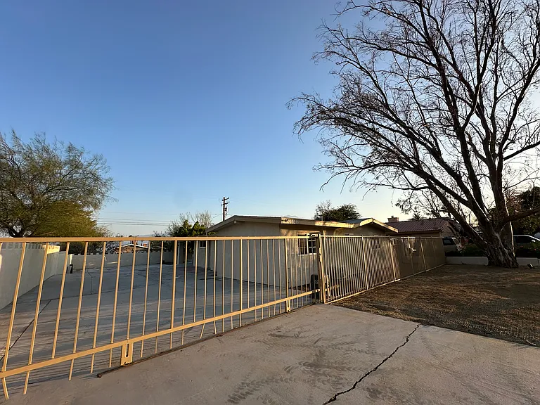 65911 Buena Vista Ave — Photo 15