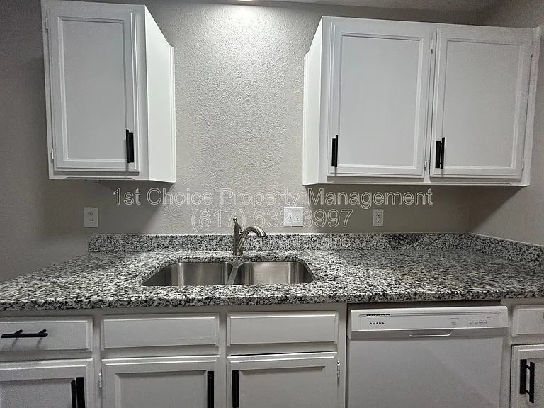 6320 Holiday Ln — Photo 2