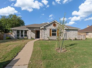 920 Worthington Dr, Desoto, TX 75115