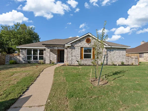 920 Worthington Dr, Desoto, TX 75115