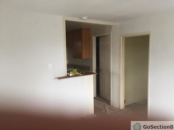 4th image of 806 N Gage Ave #810