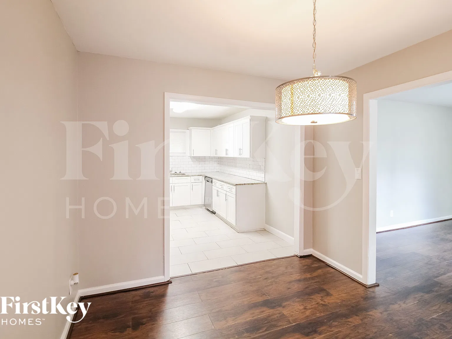 3 bed, 2.0 bath, 1125 sqft, $1,840 — Photo 3