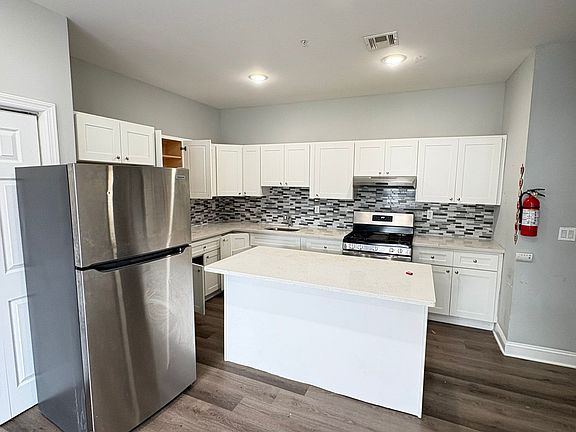 2nd image of 215 Rosa Parks Blvd #202