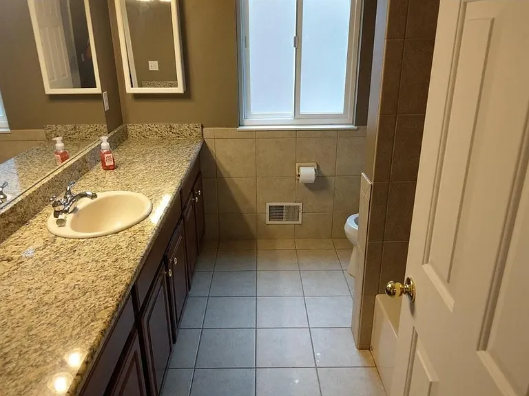 7251 Oakman Blvd — Photo 8