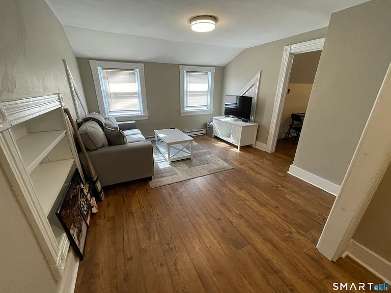 92 Allen St — Photo 12
