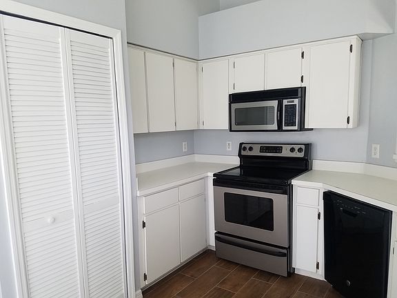 3rd image of 9520 Rosewalk Ct