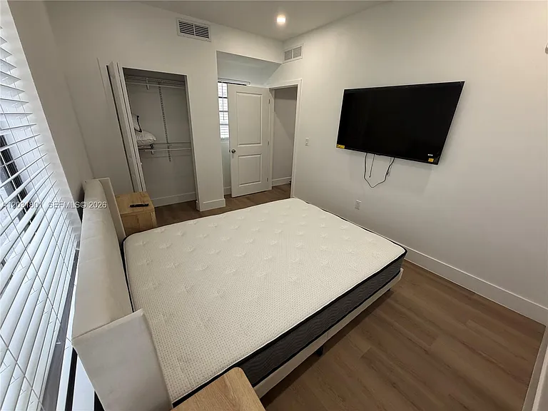 1619 Jefferson Ave #210 — Photo 3