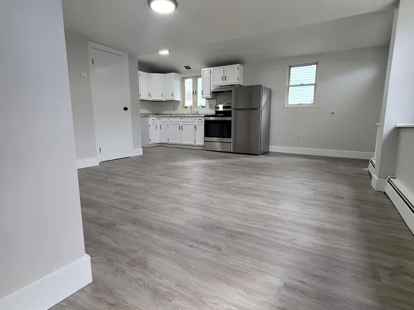 8 Church St #C, Highland, NY 12528