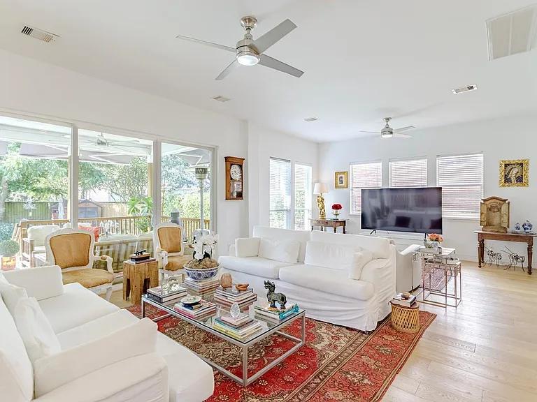 3507 Drummond St — Photo 10
