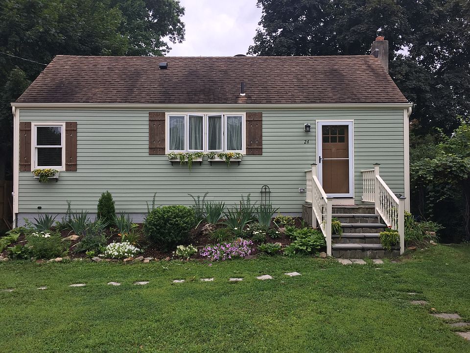 1st image of 24 Winfield Ct