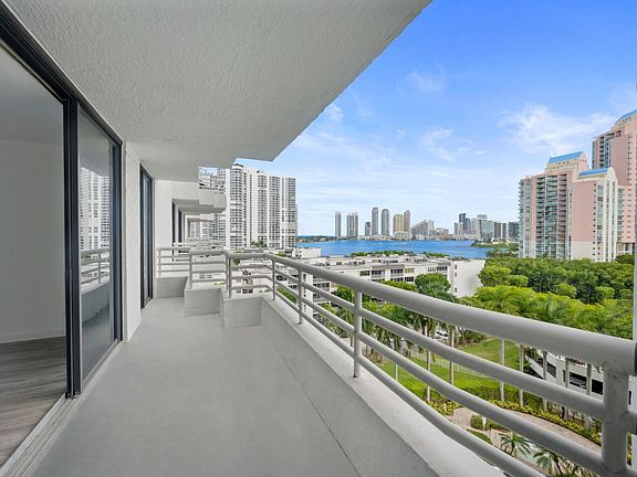 4th image of 3300 NE 192nd Street #915