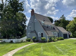 33 Ingraham Rd, Wellesley, MA 02482