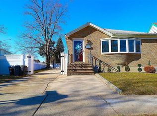 5634 228th St, Bayside, NY 11364