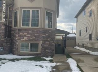 88 Holcomb Ave, Staten Island, NY 10312