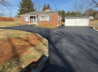 7819 Mentzer Gap Rd, Waynesboro, PA 17268