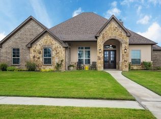 213 Circle Club Ln, Hallsville, TX 75602