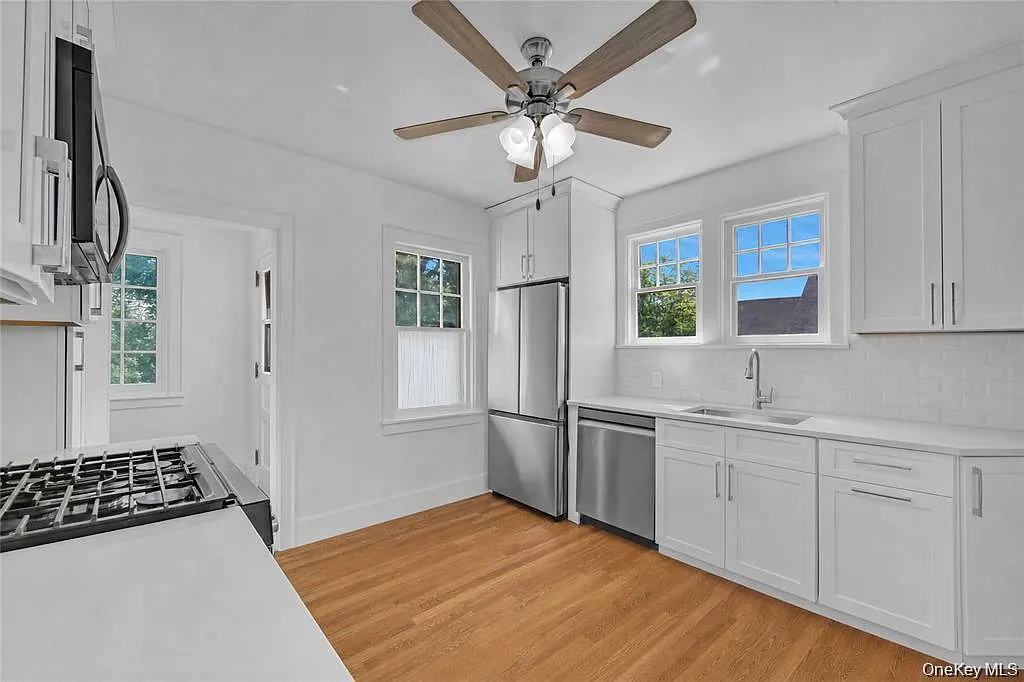 3 bed, 2.0 bath, 1587 sqft, $5,900 — Photo 4