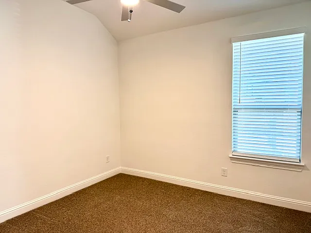 217 Silo Dr — Photo 4