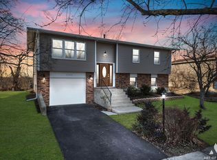 22442 Imperial Dr, Richton Park, IL 60471