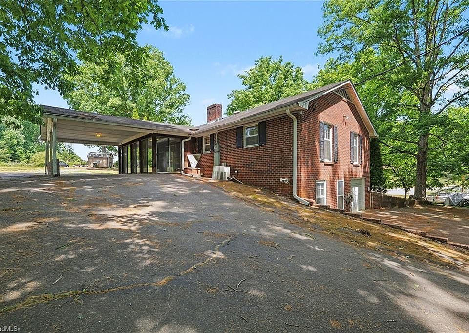 1st image of 654 Runningbrook Ln
