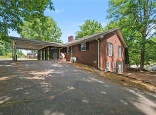 654 Runningbrook Ln, Rural Hall, NC 27045