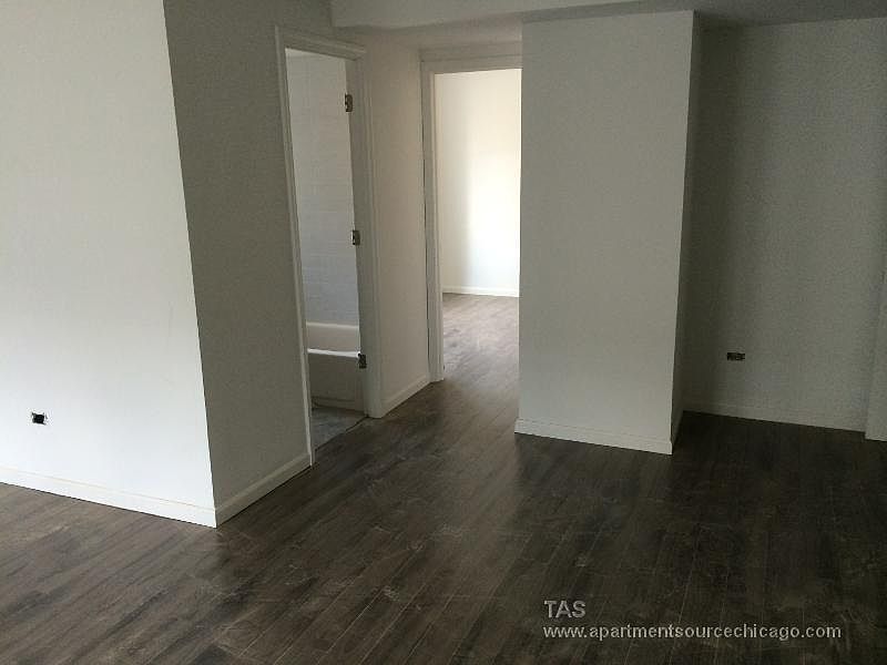 1st image of 925 W Carmen Ave APT 6D