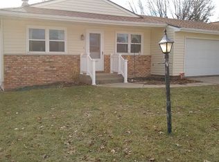1307 Elm Ct, De Witt, IA 52742