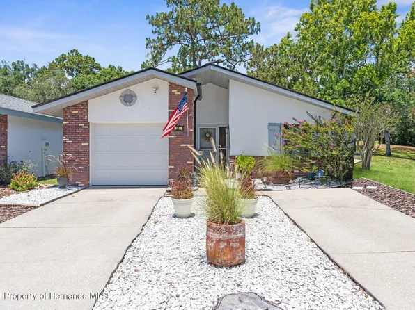 26 Jamaica St, Homosassa, FL 34446