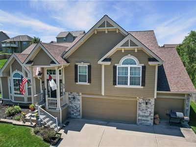 608 Coach Light Cir, Smithville, MO, 64089