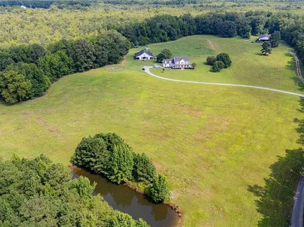 2344 Silvertown Ave, Chesapeake, VA 23322