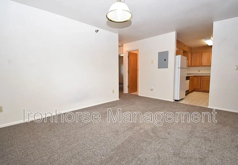 813 W Villard St #78 — Photo 8