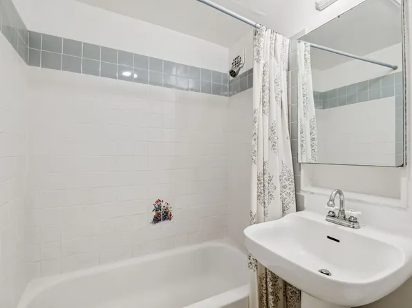 2166 Broadway image 9 of 10