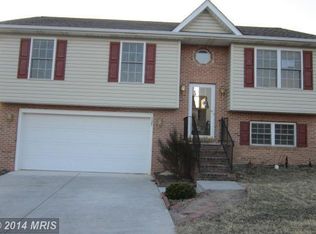 127 Buchanon Ln, Inwood, WV 25428