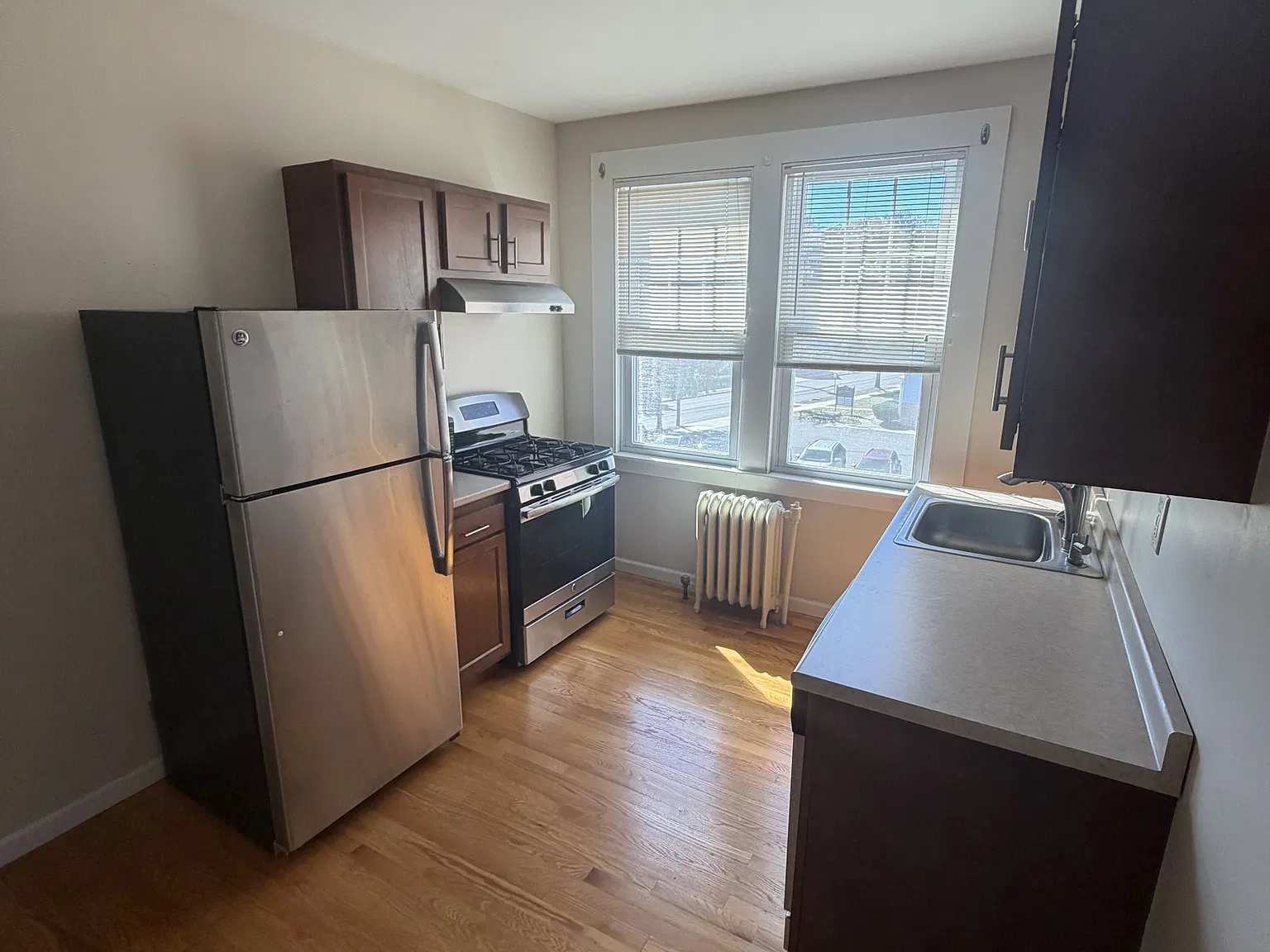 405 Main Street - 6 — Photo 3