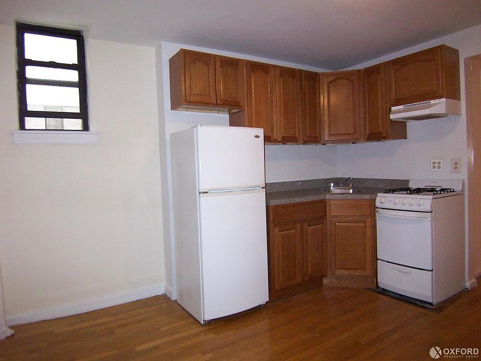 1st image of 445 W 49th St APT 1C