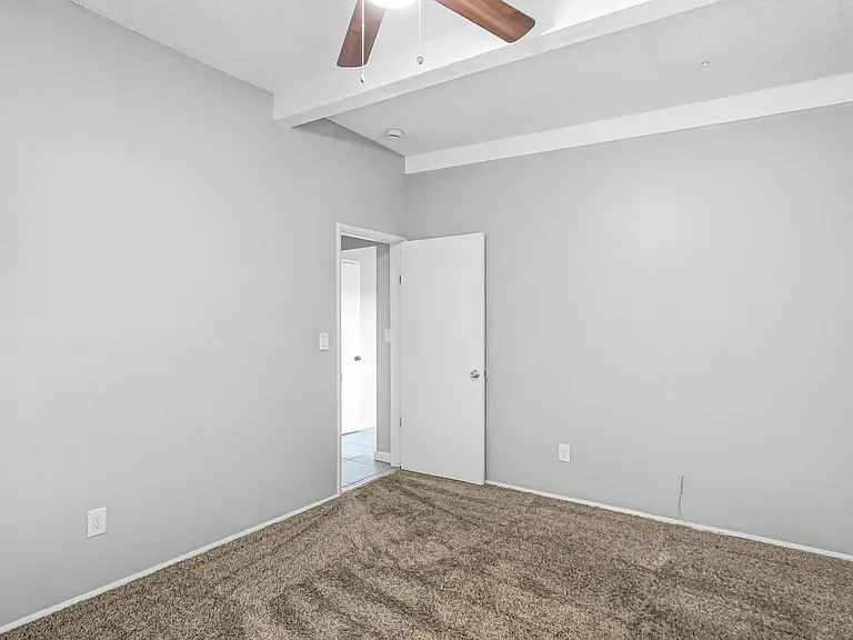 Stillman Apartments — Photo 12