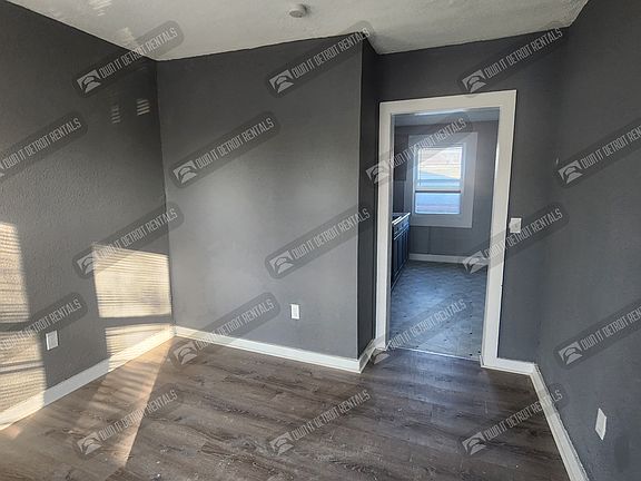 3rd image of 17310 Bentler St #2D