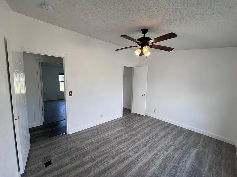 905 Edgar Ct — Photo 23