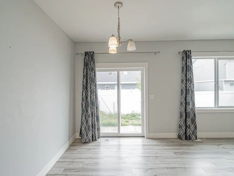 2896 Blackwood — Photo 4