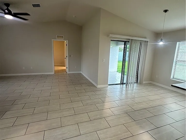1105 NE 6th Place Cpe — Photo 39