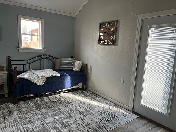 4th image of 745 S Washington St #B