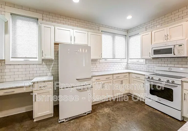 913 N 12th St #1 — Photo 5