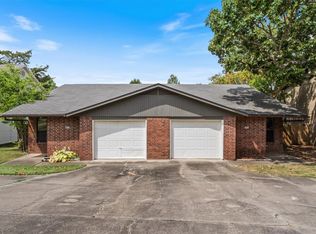 4079-4081 N Sunflower Cir, Fayetteville, AR 72703