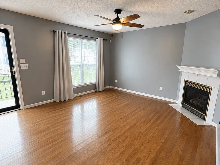 3115 W Walnut St #12 — Photo 2