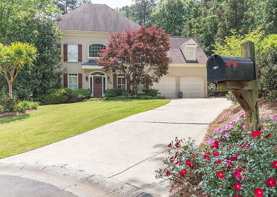 1st image of 2410 Cumberland Dr SE