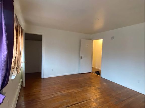 3rd image of 1388 E Delavan Ave