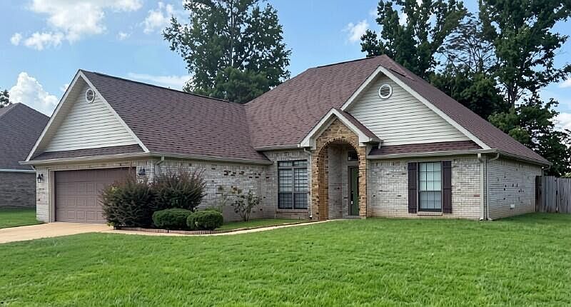 1st image of 164 Colt Ln