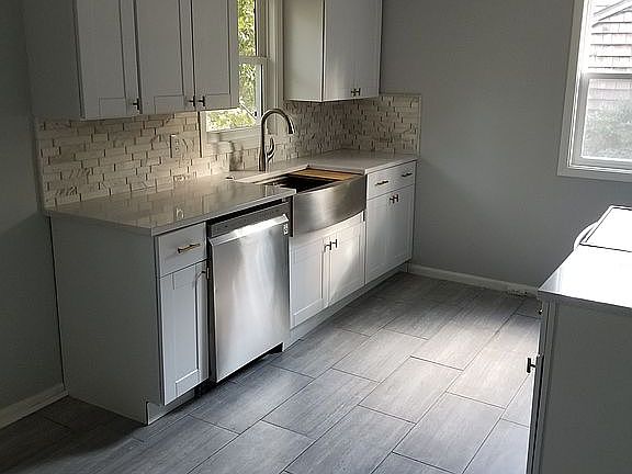 5th image of 3523 N Kenwood Ave
